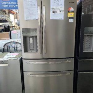 WESTINGHOUSE WHE6874SA 681 LITRE FRENCH DOOR FRIDGE WITH ICE & WATER 913MM WIDE WITH FLEXIBLE SPACE FULLY CONVERTABLE DRAWERULTRA CHILL FUNCTION FRESH SEAL CRISPERS EASY GLIDE DRAWERS LED LIGHTING WITH 12 MONTH WARRANTY RRP$3199