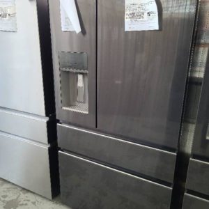 ELECTROLUX EHE6899BA FRENCH DOOR FRIDGE DARK STAINLESS STEEL FEATURING FULLY CONVERTIBLE ENTERTAINER DRAWERS THAT CAN BE ADJUSTED FROM -23 TO 7 DEGREES WITH ICE & WATER LINK TO ELECTROLUX APP FOR MONITORING AND UPDATES RRP$3599 12 MONTH WARRANTY **SOME MARKS IN DARK S/STEEL F