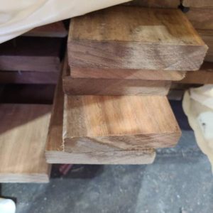 86X19 FEATURE GRADE SPOTTED GUM DECKING (PACK CONSISTS OF RANDOM SHORT LENGTHS)