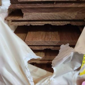 125X19 FEATURE GRADE SPOTTED GUM SHIPLAP CLADDING-(PACK CONSISTS OF RANDOM SHORT LENGTHS)
