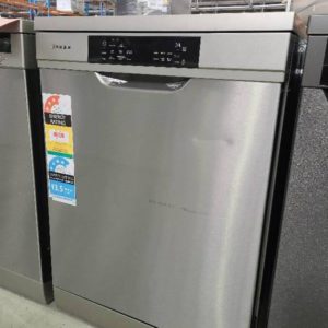 WESTINGHOUSE WSF6608XA DISHWASHER WITH 6 MONTH WARRANTY **MINOR DENTS ON FRONT** SOLD AS IS