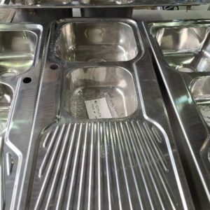 STAINLESS STEEL KITCHEN SINK SSFN1080SQ RIGHT HAND BOWL MINOR IMPERFECTIONS RRP$275 **SOLD AS IS NO WASTES**