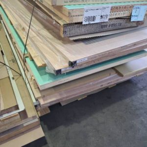 PALLET OF ASST'D DOORS IN VARIOUS STYLES AND SIZES