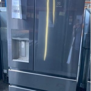 ELECTROLUX EHE6899BA FRENCH DOOR FRIDGE DARK STAINLESS STEEL FEATURING FULLY CONVERTIBLE ENTERTAINER DRAWERS THAT CAN BE ADJUSTED FROM -23 TO 7 DEGREES WITH ICE & WATER LINK TO ELECTROLUX APP FOR MONITORING AND UPDATES RRP$3599 12 MONTH WARRANTY B12072234
