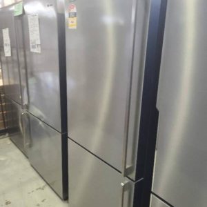 WESTINGHOUSE WBE4504SB 453 LITRE FRIDGE STAINLESS STEEL WITH BOTTOM MOUNT FREEZER WITH 12 MONTH WARRANTY B01078080