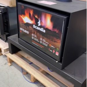 SCANDIA STYLISTE 6 MODERN MINIMALIST WOOD HEATER HEATS UP TO 22M2 SCRATCH & DENT STOCK WITH 3 MONTH WARRANTY SCSTY6 WITH PLINTH PEDESTAL SCSTY6-19-0049 & SCSTYP10