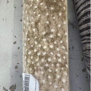 NEW BEIGE RUG APPROX 200CM X 315CM