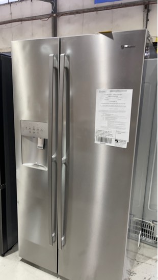 WESTINGHOUSE WSE6170SA 610 LITRE S/STEEL SIDE BY SIDE FRIDGE WITH WATER/ICE DISPENSER WITH FLEXSPACE INTERIORFINGERPRINT RESISTANT S/STEEL EXTERIOR GLASS SHELVES WITH 12 MONTH WARRANTY