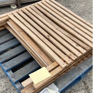 1000MM HIGH X 1000MM WIDE TIMBER PRIVACY SCREEN