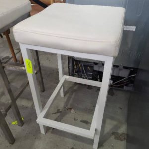 EX-HIRE WHITE BAR STOOL WITH WHITE LEGS SOLD AS IS