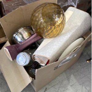 BOX OF SECONDHAND HOUSEHOLD ITEMS SOLD AS IS