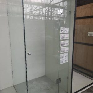 FSS1140 FRAMELESS SHOWER SCREEN 1140 X 840MM TO SUIT 900 X 1200MM SHOWER BASE CAN BE INSTALLED DIRECTLY ONTO TILES10MM AUSTRALIAN STANDARD SAFETY GLASS QUALITY BRASS FITTINGS * 3 BOXES ON PICK UP*