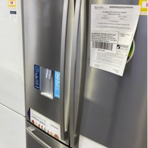 WESTINGHOUSE WHE6060SA FRENCH DOOR S/STEEL FRIDGE 605 LITRE WITH ICE & WATER FULLY ADJUSTABLE INTERIOR WITH SPILLSAFE GLASS SHELVES & LED LIGHT WITH EASY GLIDE CRISPERS RRP$2065 12 MONTH WARRANTY