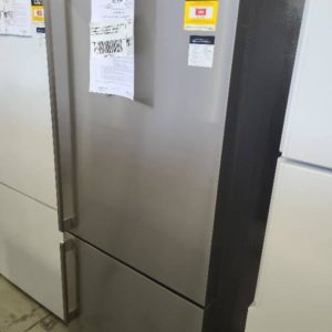 WESTINGHOUSE WBE4504SB 453 LITRE FRIDGE STAINLESS STEEL WITH BOTTOM MOUNT FREEZER WITH 6 MONTH WARRANTY