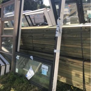 2420X1510 ALUMINIUM ENTRY FRAME WITH AWNING HILITE