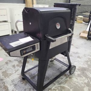 EX DEMO MODEL MASTERBUILT GRAVITY FED 560 CHARCOAL GRILL & SMOKER WITH INTEGRATED DIGITAL INTERFACE TO AUTOMATE THE TEMPERATURE CONTROL. IT CAN SMOKE GRILL ROAST & BAKE. FAST START REACHES 107 DEGREES IN 7 MINS OR 370 DEGREE IN 13 MINS. **HAS BEEN DEMO COOKED IN**