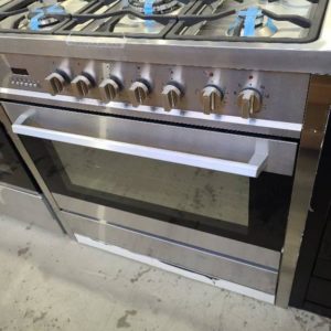 EX DISPLAY TECHNIKA TU950TME8 900MM DUEL FUEL FREESTANDING OVEN WITH 8 COOKING FUNCTIONS & 5 GAS BURNERS WITH CENTRE WOK RRP$1900 WITH 3 MONTH WARRANTY