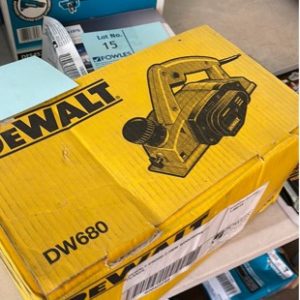 DEWALT DW680 2.5MM WOODWORKING PLANER