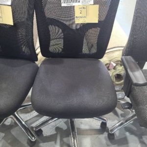 SAMPLE STOCK MESH/FABRIC CHAIR HEIGHT ADJUSTABLE BACKREST & SEAT ADJUSTABLE 160KG WEIGHT RATED RRP$299