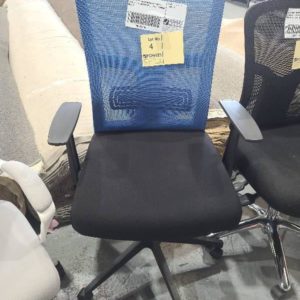 SAMPLE STOCK BLACK/BLUE MESH OFFICE CHAIR HEIGHT ADJUSTABLE LUMBAR SUPPORT RRP$199