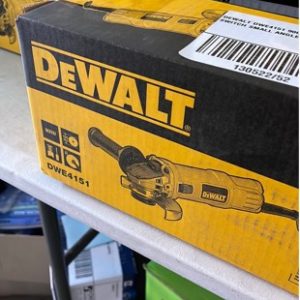 DEWALT DWE4151 900W 125MM SLIDE SWITCH SMALL ANGLE GRINDER