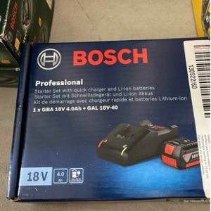BOSCH PROFESSIONAL GBA 18V 4.0AH STARTER SET BATTERY & CHARGER
