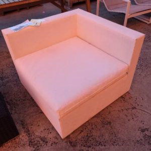 EX HIRE WHITE OUTDOOR LOUNGE CHAIR SOLD AS IS