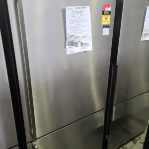 WESTINGHOUSE WBE5304SC STAINLESS STEEL FRIDGE WITH BOTTOM MOUNT FREEZER 528 LITRE FINGER PRINT RESISTANT 4.5 STAR ENERGY EFFICIENCY FRESH SEAL HUMIDITY CRISPER RRP$2099 WITH 12 MONTH WARRANTY