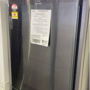 ELECTROLUX EBE5307BB DARK STAINLESS STEEL BOTTOM MOUNT FRIDGE 530 LITRE 796MM WIDE WITH FLEXIBLE STORAGE & EASY GLIDE CRISPERS WITH 12 MONTH WARRANTY