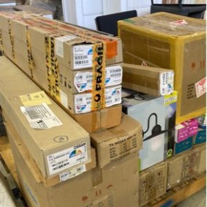PALLET OF ASSORTED DESIGNER LIGHTING TOTAL RETAIL VALUE RRP$5800 PANEL LIGHTS DIFFUSED WEATHER BATTENS DECORATIVE WALL LIGHTS WATERPROOF TRANSFORMERS UPLIGHTERS GLASS HIGH BAYS INGROUND UPLIGHTERS ETC