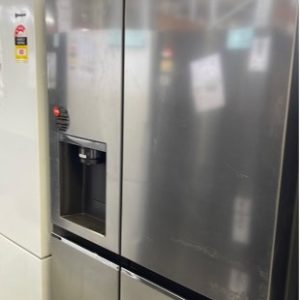 EX DISPLAY LG GSN635PL SIDE BY SIDE FRIDGE 635LITRE WITH NON PLUMBED ICE & WATER S/STEEL RRP$2399 WITH 6 MONTH WARRANTY