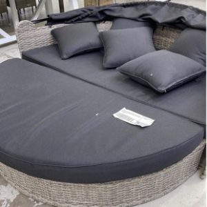 EX DISPLAY OUTDOOR SWIVEL BED & CANOPY COFFEE COLOUR (SLIGHT DAMAGE SOLD AS IS EX5203COF