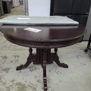 ANTIQUE STYLE EXTENDABLE ROUND DINING TABLE SOLD AS IS