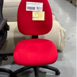 SAMPLE CHAIR - HEAVY DUTY RED HIGHBACK OFFICE CHAIR HEIGHT & BACK ADJUSTABLE RRP$269