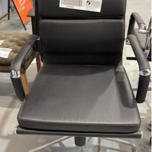 SAMPLE CHAIR - BLACK & CHROME HEAVY DUTY EXECUTIVE CHAIR LEATHER LOOK WITH MOULDED FOAM SEATING WITH CHAIR TILT FUNCTION & HEIGHT ADJUSTABLE WEIGHT CAPACITY 160KG RRP$399