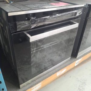 EX DISPLAY TECHNIKA HNTB65XL 600MM ELECTRIC OVEN WITH 3 MONTH WARRANTY