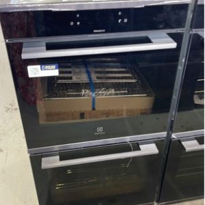 ELECTROLUX EVE636DSE 600MM DOUBLE OVEN DARK S/STEEL WITH BAKEROAST GRILL & AIRFRY TWO INDEPENDENTLY CONTROLLED OVENS WITH 17 COOKING PROGRAM FOR EACH OVEN TOUCH CONTROL DISPLAY FULLY EXTENDABLE RUNNERS WITH SMART SENSOR FOOD PROBE RRP$4099 12 MONTH WARRANTY