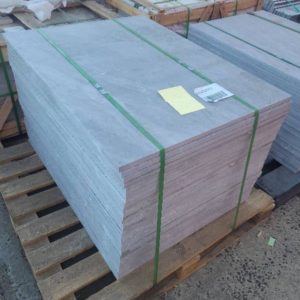 PALLET OF GREY HONED PAVERS 1000 X 750 X 18MM 34 PIECES