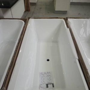 NEW AMOR 1700MM WHITE ACRYLIC BACK TO WALL FREESTANDING BATH 1700MM X 800MM WIDE X 600MM HIGH