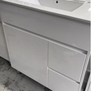 800MM GLOSS WHITE VANITY WITH CERAMIC TOP 800KR-S510