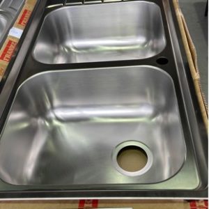 FRANKE NEPTUNE NEX621LHD SINK WITH LEFT HAND DRAINER AND FRANKE WASTES