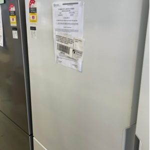 WESTINGHOUSE WBE5300WB-L WHITE FRIDGE WITH BOTTOM MOUNT FREEZER POCKET HANDLE 4.5 STAR ENERGY EFFICIENCY RRP$1599 WITH 12 MONTH WARRANTY B00276787