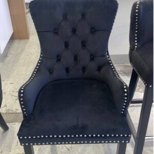 BRAND NEW BLACK VELVET DINING CHAIR WITH BUTTON UPHOLSTERED BACK & STUD DETAIL AU1078 - MARGONIA