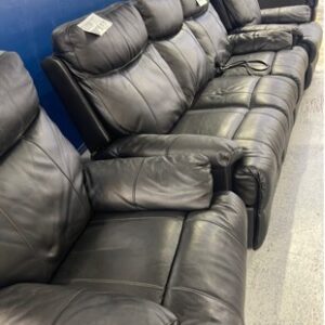 SECONDS THICK BLACK LEATHER ELECTRIC RECLINER LOUNGE SUITE 3 SEATER AND 2 SINGLE ARM CHAIRS 5 SEATS RECLINE **SLIGHT PEELING SOLD AS IS**