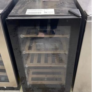 REFURBISHED HISENSE SINGLE ZONE WINE FRIDGE HRWC30 30 BOTTLE WITH TIMBER SHELVES 3 MONTH BACK TO BASE WARRANTY SOLD AS IS