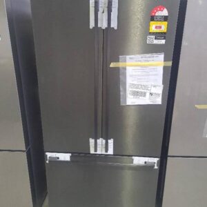 WESTINGHOUSE WHE5204BC DARK S/STEEL FRENCH DOOR FRIDGE LARGE CAPACITY WITH FRESH SEAL HUMIDITY CRISPER FLEXIBLE INTERIOR RRP$1999 WITH 12 MONTH WARRANTY
