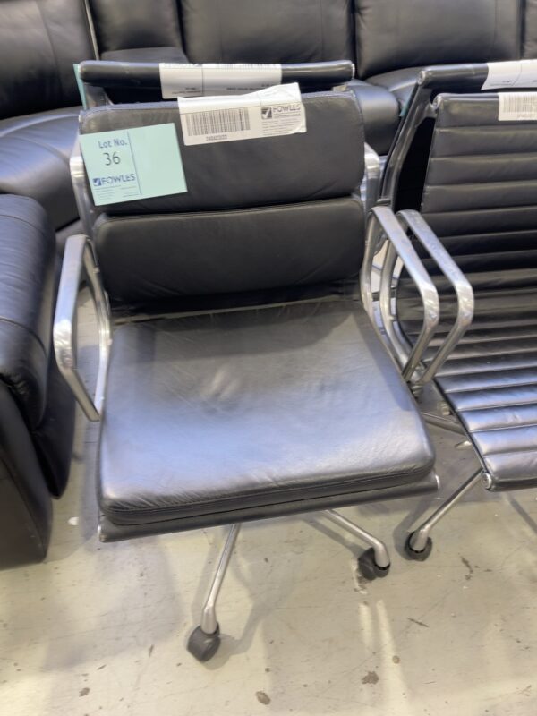 EX HIRE EXECUTIVE OFFICE CHAIR SOLD AS IS