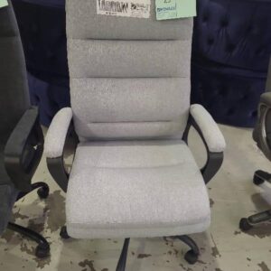 EX SAMPLE CHAIR - GREY FABRIC PADDED EXECUTIVE CHAIR SEAT HEIGHT ADJUSTABLE PADDED ARMS WITH BACKREST TILT WEIGHT CAPACITY 135KG RETAIL$269