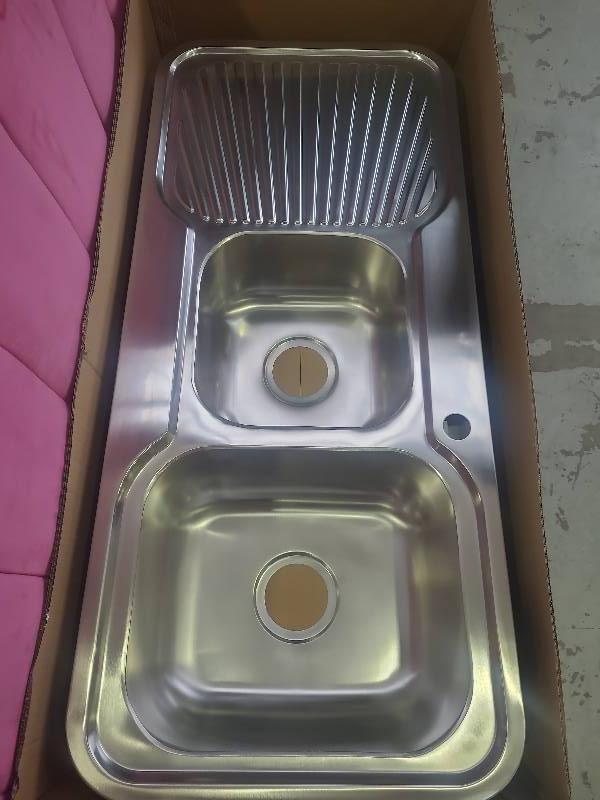 NEW BAUMATIC KITCHEN SINK IS11RS3 RIGHT HAND BOWLS 1 & 3/4 BOWL FITS INTO 700MM CABINET RRP$275