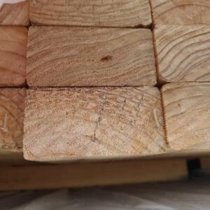 90X45 UTILITY GRADE PINE-88/4.8 (THIS PACK IS DISTRESSED TIMBER AND MOULD AFFECTED. SOLD AS IS)
